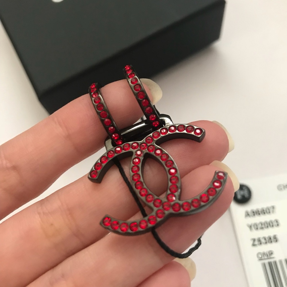 CHANEL Crystal Earring - Picture 5 of 11